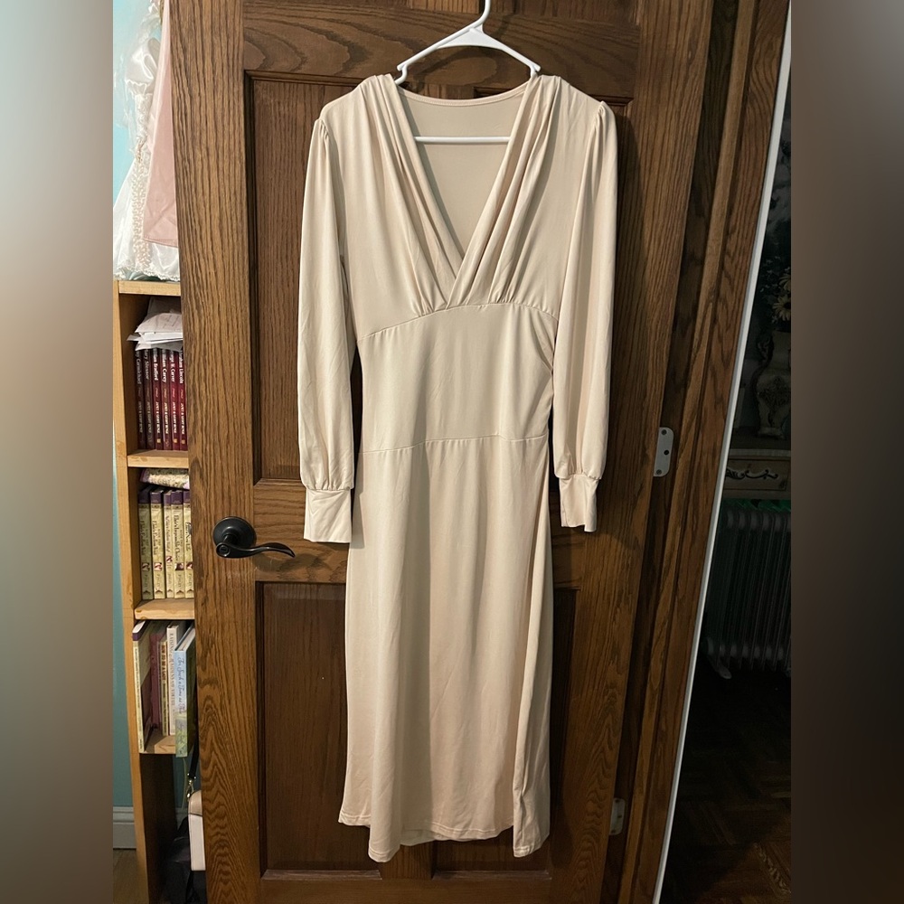 SHEIN Cream V-Neck Bishop Sleeve Sheath Dress